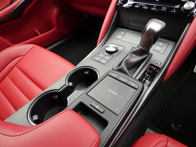 2021 Lexus IS — миниатюра 22