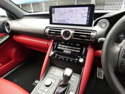 2021 Lexus IS — миниатюра 23