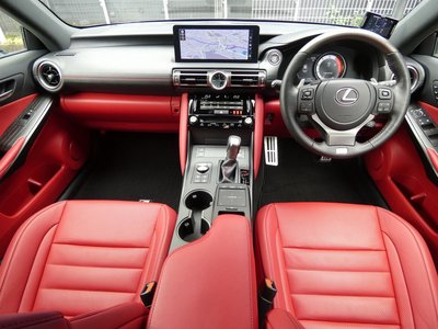 صورة 3 لـ 2021 Lexus IS