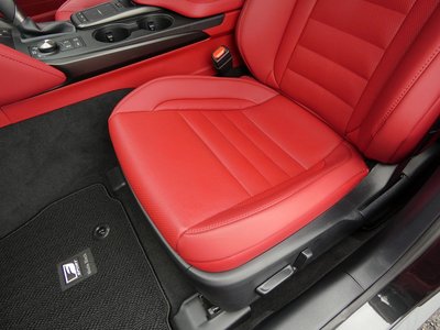 2021 Lexus IS — миниатюра 21