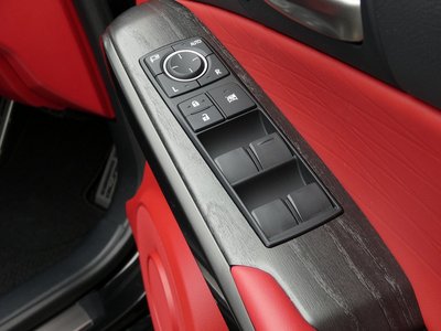 2021 Lexus IS — миниатюра 50