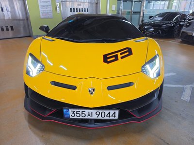 LAMBORGHINI AVENTADOR - 2