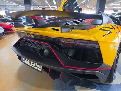 LAMBORGHINI AVENTADOR - 8