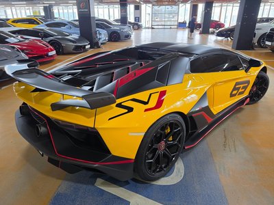 LAMBORGHINI AVENTADOR - 5
