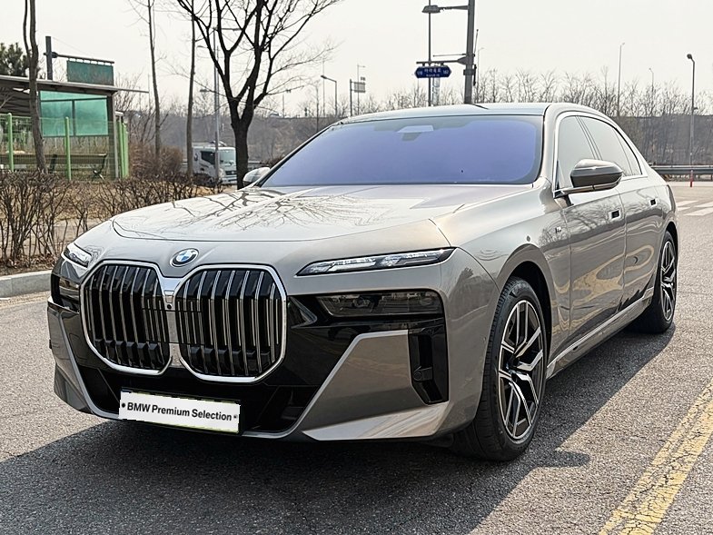 BMW 7 SERIES - View 1