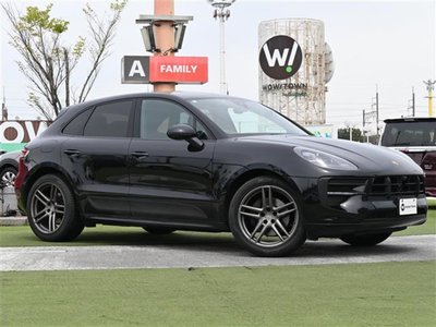 PORSCHE MACAN - 2