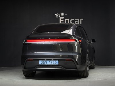TESLA MODEL Y - 4