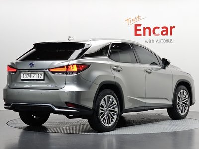 صورة 2 لـ 2022 Lexus RX