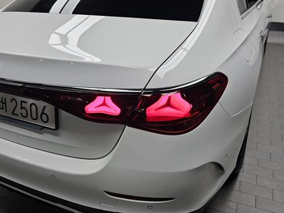 MERCEDES-BENZ E-CLASS - 10