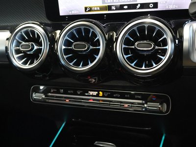 صورة مصغرة 27 لـ 2022 Mercedes-BENZ GLB AMG