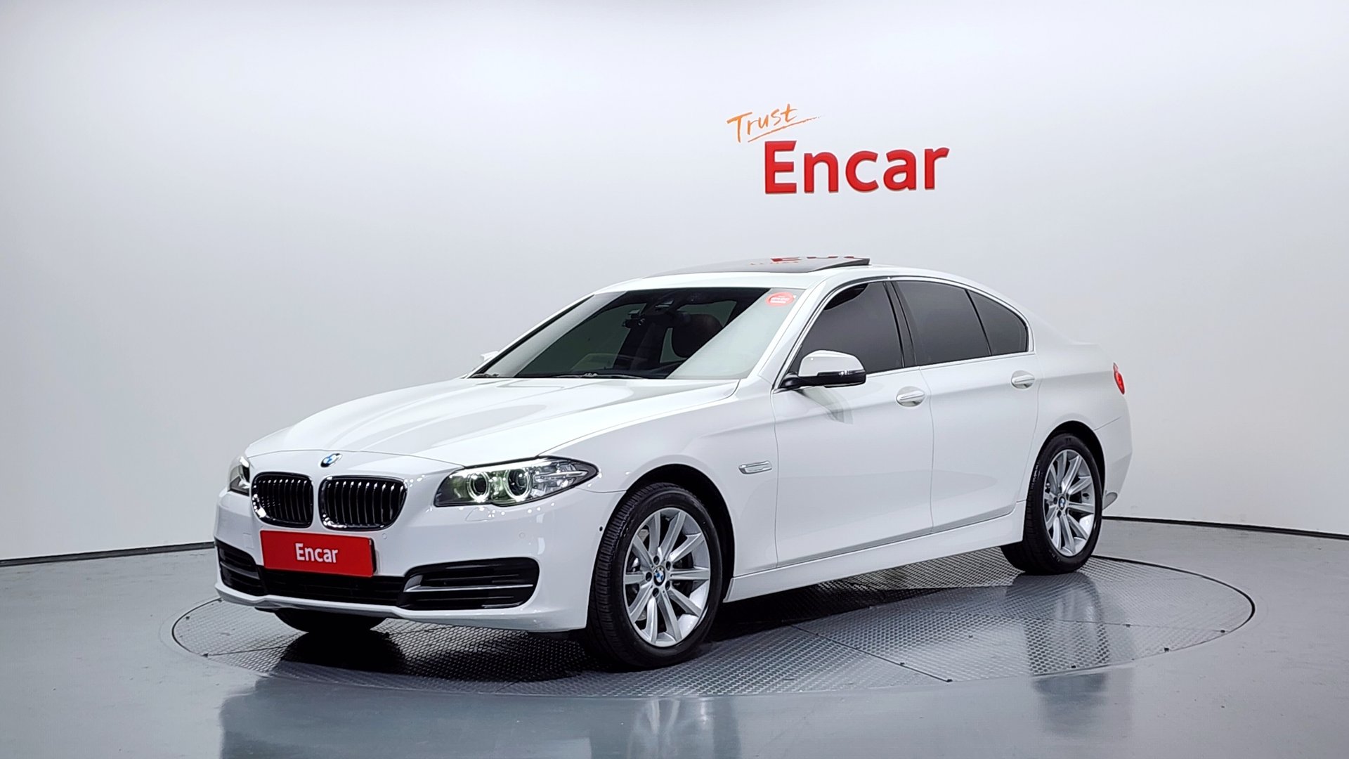 BMW 5 SERIES - View 1