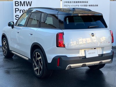 MINI MINI COUNTRYMAN - 8