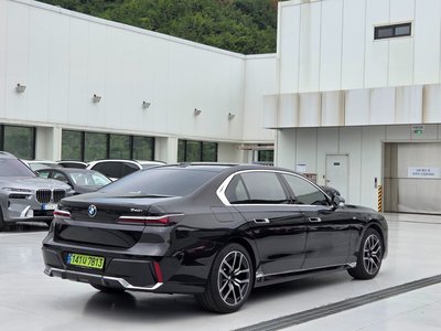 2024 BMW 7 SERIES — фото 4