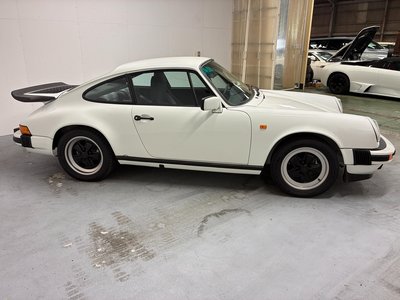 PORSCHE 911 - 4