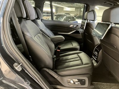 2022 BMW X7 — миниатюра 15