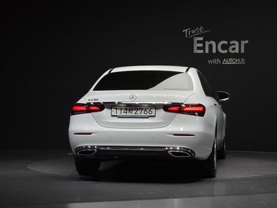 MERCEDES-BENZ E-CLASS - 3