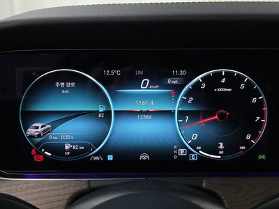 MERCEDES-BENZ E-CLASS - 8