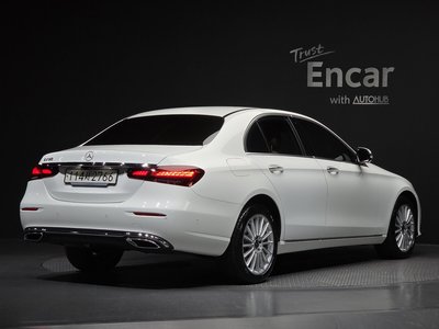 MERCEDES-BENZ E-CLASS - 4