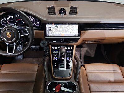 2021 Porsche CAYENNE photo 5
