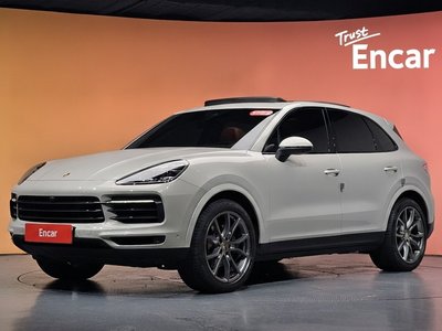 2021 Porsche CAYENNE photo 1