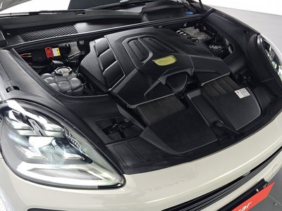 2021 Porsche CAYENNE photo 7