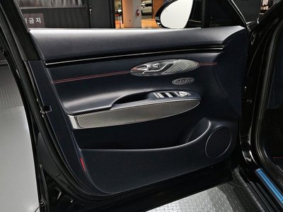 2023 Genesis GV70 thumbnail 14