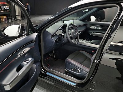 2023 Genesis GV70 thumbnail 13