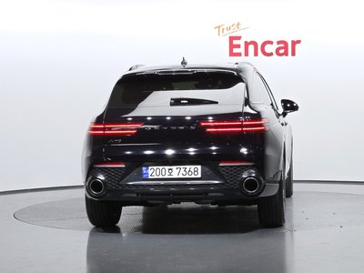 صورة 4 لـ 2023 Genesis GV70
