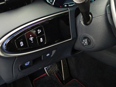 2023 Genesis GV70 thumbnail 24