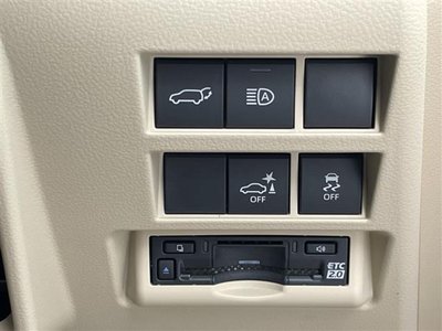 TOYOTA LAND CRUISER 300 - 5