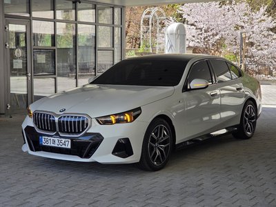 BMW 5 SERIES - 1