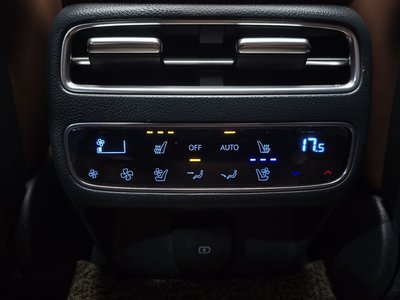 2024 Genesis GV70 — миниатюра 17