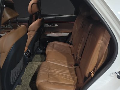 2024 Genesis GV70 — миниатюра 11