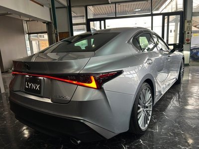 LEXUS IS - 9