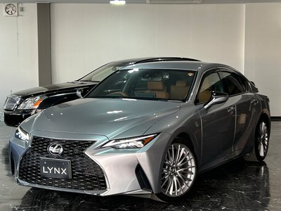 LEXUS IS - 1