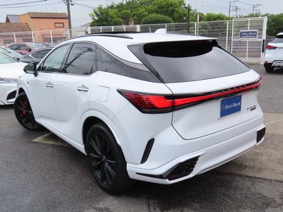 صورة 9 لـ 2025 Lexus RX