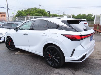 صورة 8 لـ 2025 Lexus RX