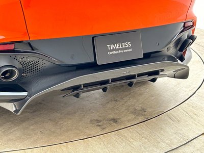 ASTON MARTIN DBX - 10