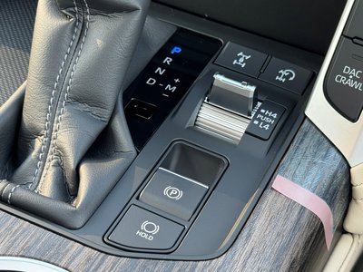 2025 Toyota LAND CRUISER 300 — миниатюра 64