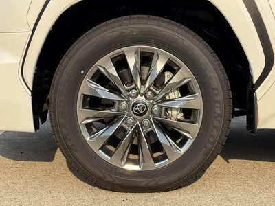 2025 Toyota LAND CRUISER 300 — миниатюра 39