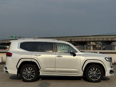 2025 Toyota LAND CRUISER 300 — миниатюра 21