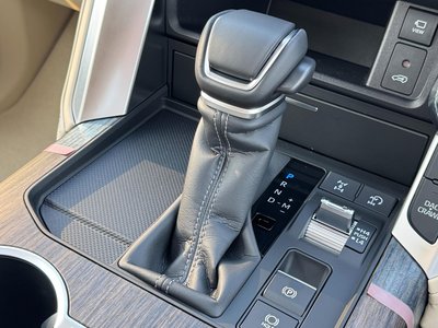2025 Toyota LAND CRUISER 300 — миниатюра 65
