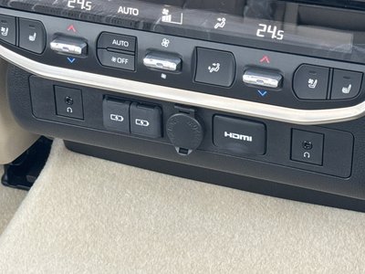 2025 Toyota LAND CRUISER 300 — миниатюра 72