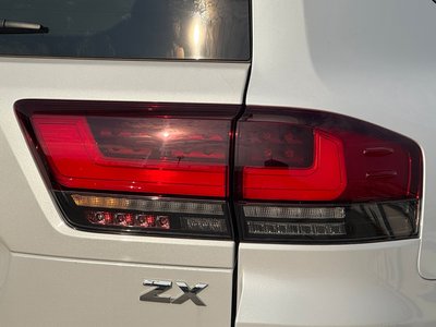 2025 Toyota LAND CRUISER 300 — миниатюра 36