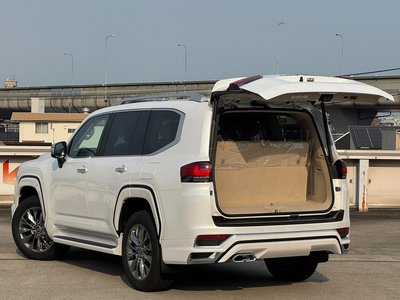 2025 Toyota LAND CRUISER 300 — миниатюра 33