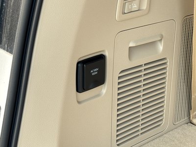 2025 Toyota LAND CRUISER 300 — миниатюра 73