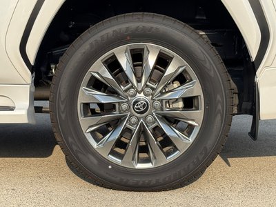 2025 Toyota LAND CRUISER 300 — миниатюра 40
