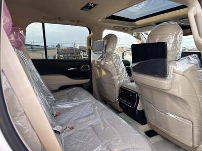 2025 Toyota LAND CRUISER 300 — миниатюра 68