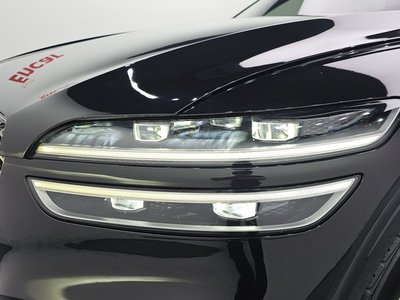 صورة 9 لـ 2023 Genesis GV70