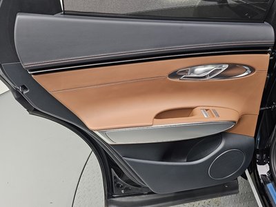 2023 Genesis GV70 — миниатюра 15